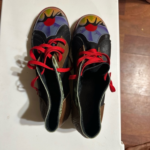SoleTech Hand painted Kool Shoes, size 11 women’s. Never worn, leather - Picture 7 of 8